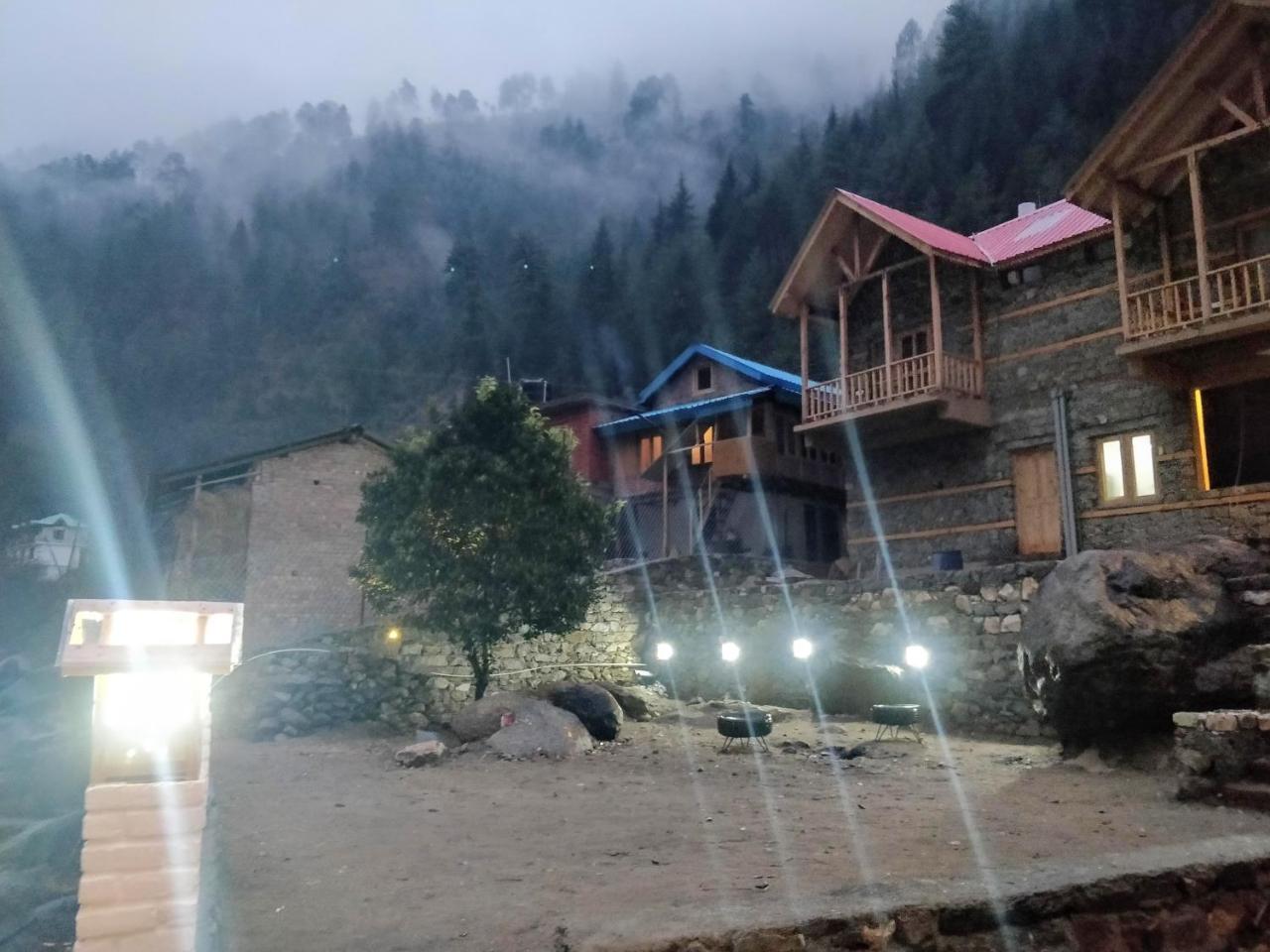 Offbeat Abodes - Tirthan Valley Banjār Eksteriør bilde